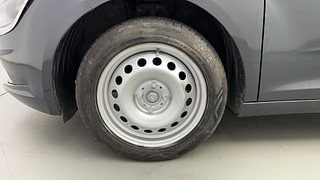 Used 2021 Tata Altroz XT 1.2 Petrol Manual tyres LEFT FRONT TYRE RIM VIEW