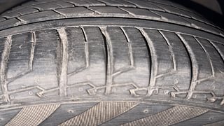Used 2015 Hyundai Fluidic Verna 4S [2015-2017] 1.6 CRDi SX AT Diesel Automatic tyres RIGHT FRONT TYRE TREAD VIEW