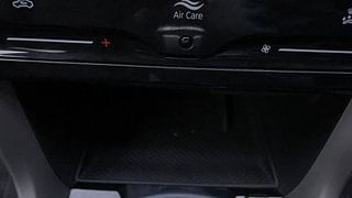 Used 2022 Volkswagen Taigun Highline 1.0 TSI AT Petrol Automatic top_features Wireless phone charging