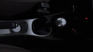 Used 2017 Renault Duster [2015-2019] 110 PS RXZ 4X2 MT Diesel Manual interior GEAR  KNOB VIEW