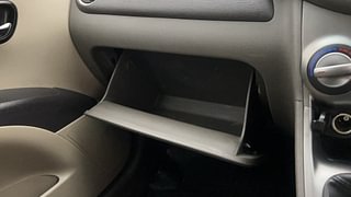 Used 2016 Hyundai i10 magna 1.1 Petrol Manual top_features Glove compartment