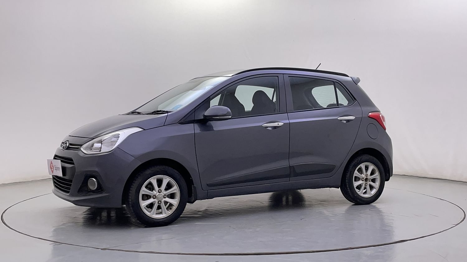LEFT FRONT CORNER VIEW