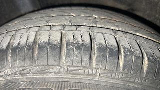 Used 2018 Honda Brio [2017-2018] VX MT Petrol Manual tyres RIGHT REAR TYRE TREAD VIEW