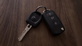 Used 2014 Volkswagen Polo [2010-2014] Highline1.2L (P) Petrol Manual extra CAR KEY VIEW