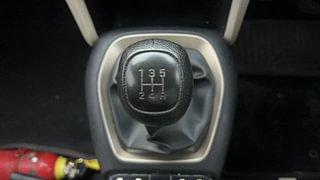 Used 2019 Hyundai New Santro 1.1 Sportz CNG Petrol+cng Manual interior GEAR  KNOB VIEW