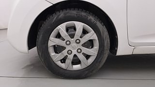 Used 2016 Hyundai Eon [2011-2018] Magna + Petrol Manual tyres LEFT FRONT TYRE RIM VIEW