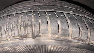 Used 2013 Hyundai i20 [2012-2014] Sportz 1.2 Petrol Manual tyres RIGHT FRONT TYRE TREAD VIEW