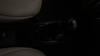 Used 2016 Hyundai Eon [2011-2018] Magna + Petrol Manual interior GEAR  KNOB VIEW