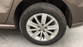 Used 2017 Volkswagen Ameo [2016-2017] Highline 1.5L AT (D) Diesel Automatic tyres LEFT REAR TYRE RIM VIEW