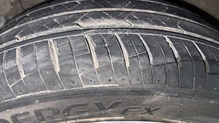 Used 2019 Hyundai Grand i10 [2017-2020] Sportz AT 1.2 Kappa VTVT Petrol Automatic tyres RIGHT REAR TYRE TREAD VIEW