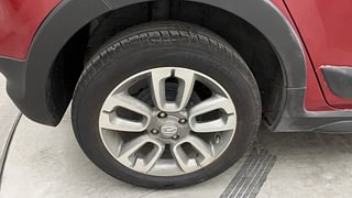 Used 2018 Hyundai i20 Active [2015-2020] 1.2 S Petrol Manual tyres RIGHT REAR TYRE RIM VIEW