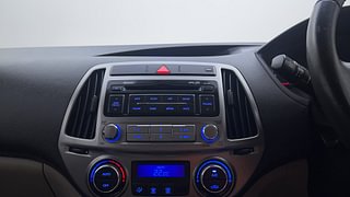 Used 2013 Hyundai i20 [2012-2014] Sportz 1.2 Petrol Manual top_features Integrated (in-dash) music system