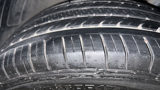 Used 2020 Kia Seltos HTX G Petrol Manual tyres LEFT FRONT TYRE TREAD VIEW