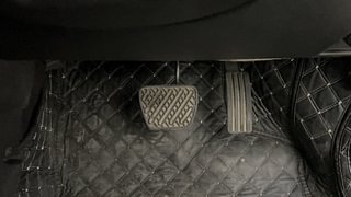 Used 2019 Renault Duster [2017-2020] RXS Opt CVT Petrol Automatic interior PEDALS VIEW