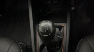 Used 2018 Hyundai i20 Active [2015-2020] 1.2 S Petrol Manual interior GEAR  KNOB VIEW
