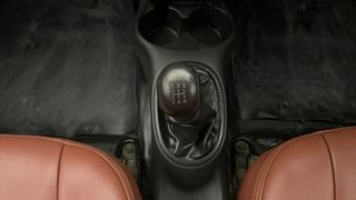 Used 2017 Nissan Micra [2013-2020] XV Petrol Petrol Manual interior GEAR  KNOB VIEW