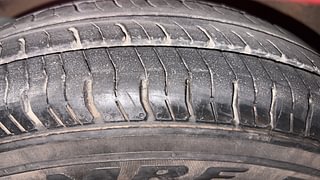 Used 2011 Hyundai i10 Sportz 1.2 Kappa2 Petrol Manual tyres LEFT FRONT TYRE TREAD VIEW