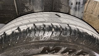 Used 2020 Renault Triber RXZ AMT Petrol Automatic tyres RIGHT REAR TYRE TREAD VIEW