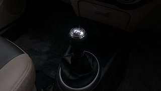 Used 2013 Hyundai i20 [2012-2014] Sportz 1.2 Petrol Manual interior GEAR  KNOB VIEW