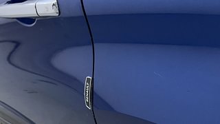 Used 2022 Renault Triber RXT Petrol Manual dents MINOR DENT