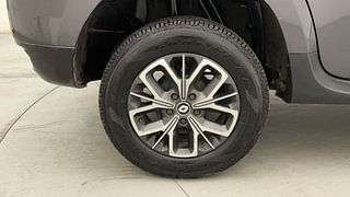 Used 2019 Renault Duster [2017-2020] RXS Opt CVT Petrol Automatic tyres RIGHT REAR TYRE RIM VIEW
