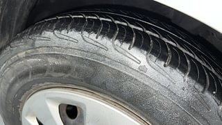 Used 2011 Hyundai i10 [2010-2016] Magna 1.2 Petrol Petrol Manual tyres RIGHT FRONT TYRE TREAD VIEW