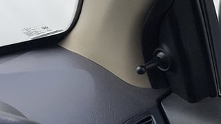 Used 2016 Hyundai Eon [2011-2018] Magna + Petrol Manual top_features Adjustable ORVM