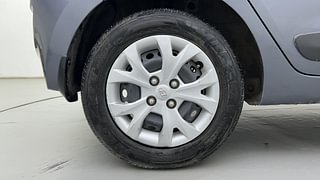Used 2015 Hyundai Grand i10 Sportz 1.2 Kappa VTVT Petrol Manual tyres RIGHT REAR TYRE RIM VIEW