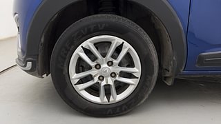 Used 2022 Renault Triber RXT Petrol Manual tyres LEFT FRONT TYRE RIM VIEW