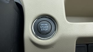 Used 2016 Maruti Suzuki Ciaz [2014-2017] ZXi Petrol Manual top_features Keyless start