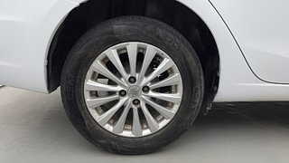 Used 2016 Maruti Suzuki Ciaz [2014-2017] ZXi Petrol Manual tyres RIGHT REAR TYRE RIM VIEW