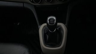 Used 2019 Hyundai Grand i10 [2017-2020] Sportz 1.2 Kappa VTVT Petrol Manual interior GEAR  KNOB VIEW