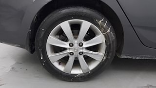 Used 2012 Hyundai Verna [2011-2015] Fluidic 1.6 VTVT SX Petrol Manual tyres RIGHT REAR TYRE RIM VIEW