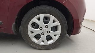 Used 2016 Hyundai Grand i10 Magna 1.2 Kappa VTVT Petrol Manual tyres RIGHT FRONT TYRE RIM VIEW