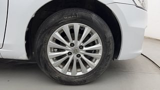 Used 2016 Maruti Suzuki Ciaz [2014-2017] ZXi Petrol Manual tyres RIGHT FRONT TYRE RIM VIEW