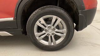Used 2016 maruti-suzuki Vitara Brezza ZDI PLUS Dual Tone Diesel Manual tyres LEFT REAR TYRE RIM VIEW