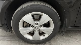 Used 2018 Skoda Octavia [2017-2019] Style 1.8 TSI AT Petrol Automatic tyres LEFT FRONT TYRE RIM VIEW