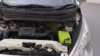 Used 2016 Hyundai Eon [2011-2018] Magna + Petrol Manual engine ENGINE LEFT SIDE HINGE & APRON VIEW