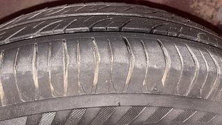 Used 2013 Hyundai i10 magna 1.1 Petrol Manual tyres RIGHT FRONT TYRE TREAD VIEW