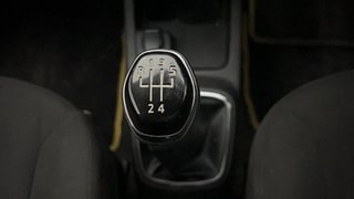 Used 2019 Renault Kwid [2017-2019] RXT 1.0 SCE Special (O) Petrol Manual interior GEAR  KNOB VIEW