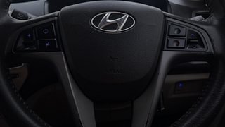 Used 2013 Hyundai i20 [2012-2014] Sportz 1.2 Petrol Manual top_features Airbags