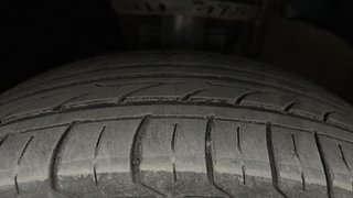 Used 2017 Volkswagen Ameo [2016-2017] Highline 1.5L AT (D) Diesel Automatic tyres LEFT FRONT TYRE TREAD VIEW