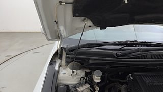 Used 2016 Maruti Suzuki Ciaz [2014-2017] ZXi Petrol Manual engine ENGINE RIGHT SIDE HINGE & APRON VIEW