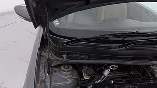 Used 2012 Hyundai Verna [2011-2015] Fluidic 1.6 VTVT SX Petrol Manual engine ENGINE RIGHT SIDE HINGE & APRON VIEW