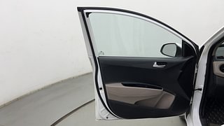 Used 2019 Hyundai Grand i10 [2017-2020] Sportz AT 1.2 Kappa VTVT Petrol Automatic interior LEFT FRONT DOOR OPEN VIEW