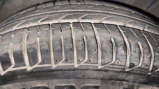 Used 2013 Hyundai i20 [2012-2014] Sportz 1.2 Petrol Manual tyres RIGHT REAR TYRE TREAD VIEW