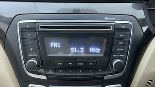 Used 2016 Maruti Suzuki Ciaz [2014-2017] ZXi Petrol Manual top_features Integrated (in-dash) music system