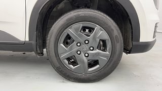 Used 2023 Hyundai Venue SX 1.2 Petrol Petrol Manual tyres RIGHT FRONT TYRE RIM VIEW