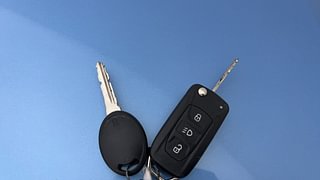 Used 2016 Tata Tiago [2016-2020] Revotron XZ Petrol Manual extra CAR KEY VIEW