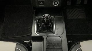 Used 2022 Renault Kiger RXT MT Petrol Manual interior GEAR  KNOB VIEW